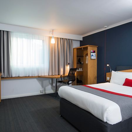 Holiday Inn Express Hamilton By Ihg Exterior photo