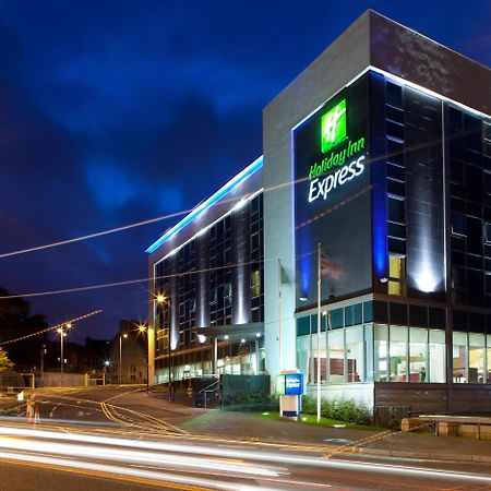 Holiday Inn Express Hamilton By Ihg Exterior photo