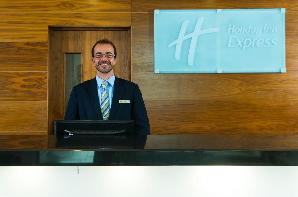 Holiday Inn Express Hamilton By Ihg Exterior photo
