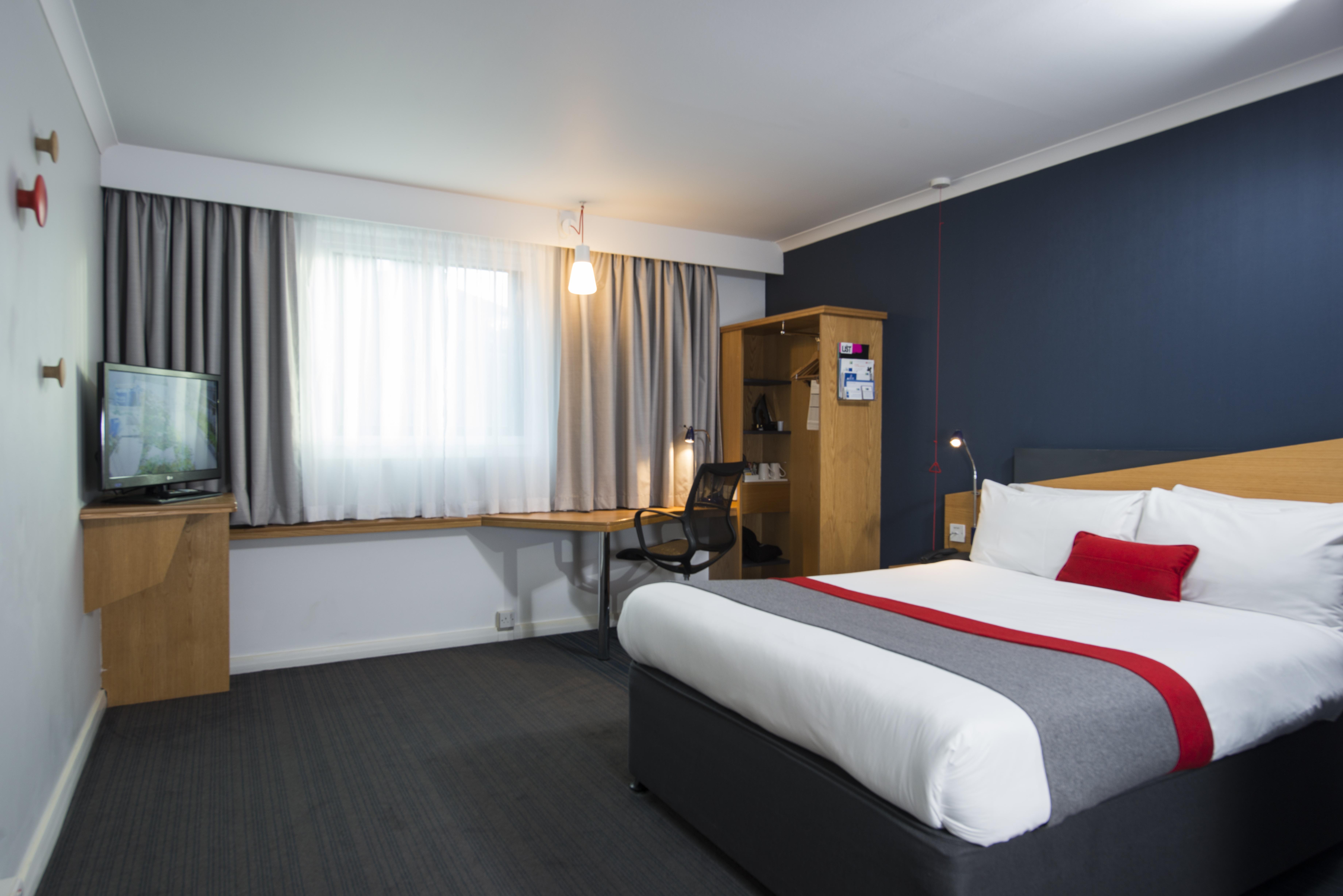 Holiday Inn Express Hamilton By Ihg Exterior photo