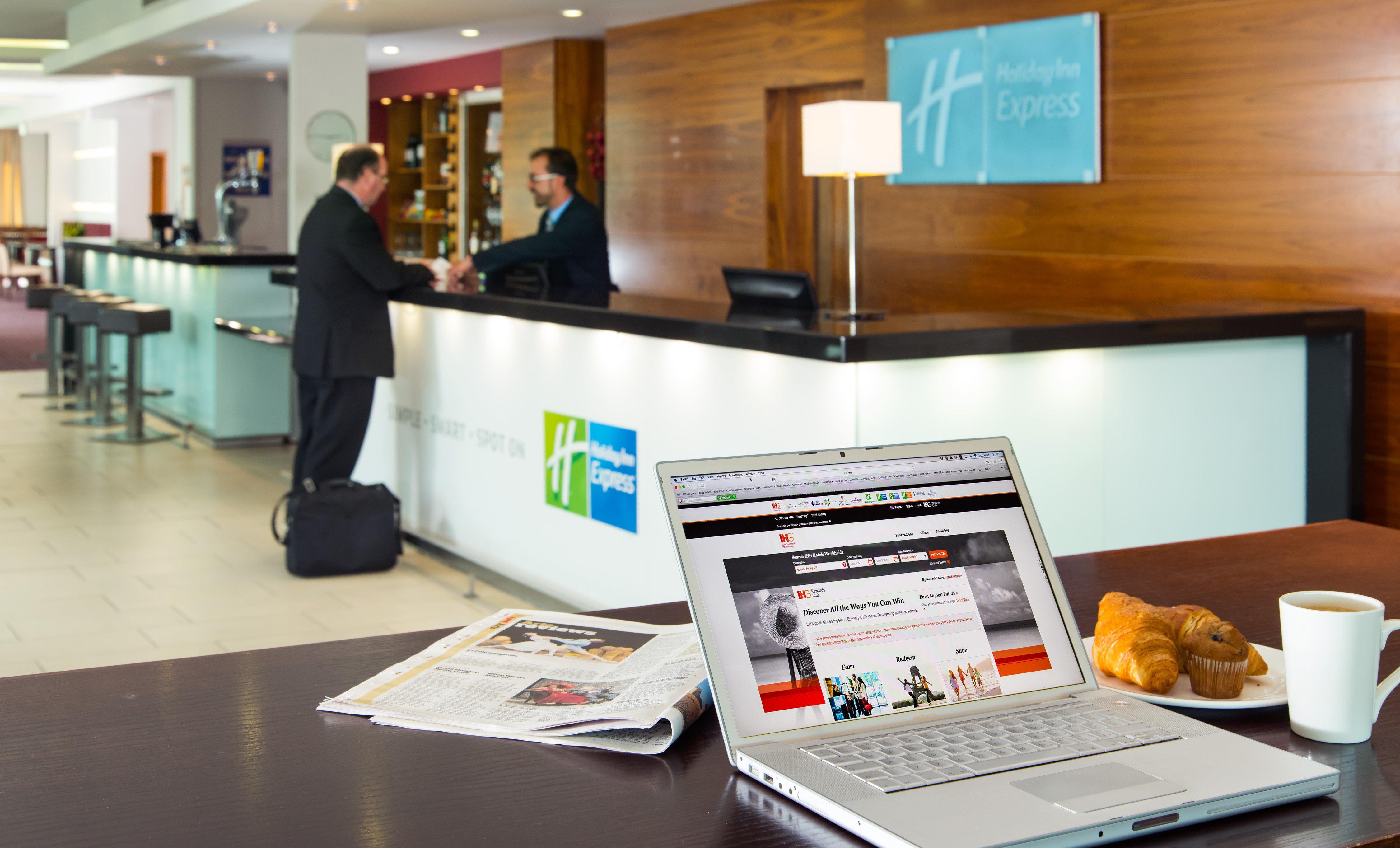 Holiday Inn Express Hamilton By Ihg Exterior photo
