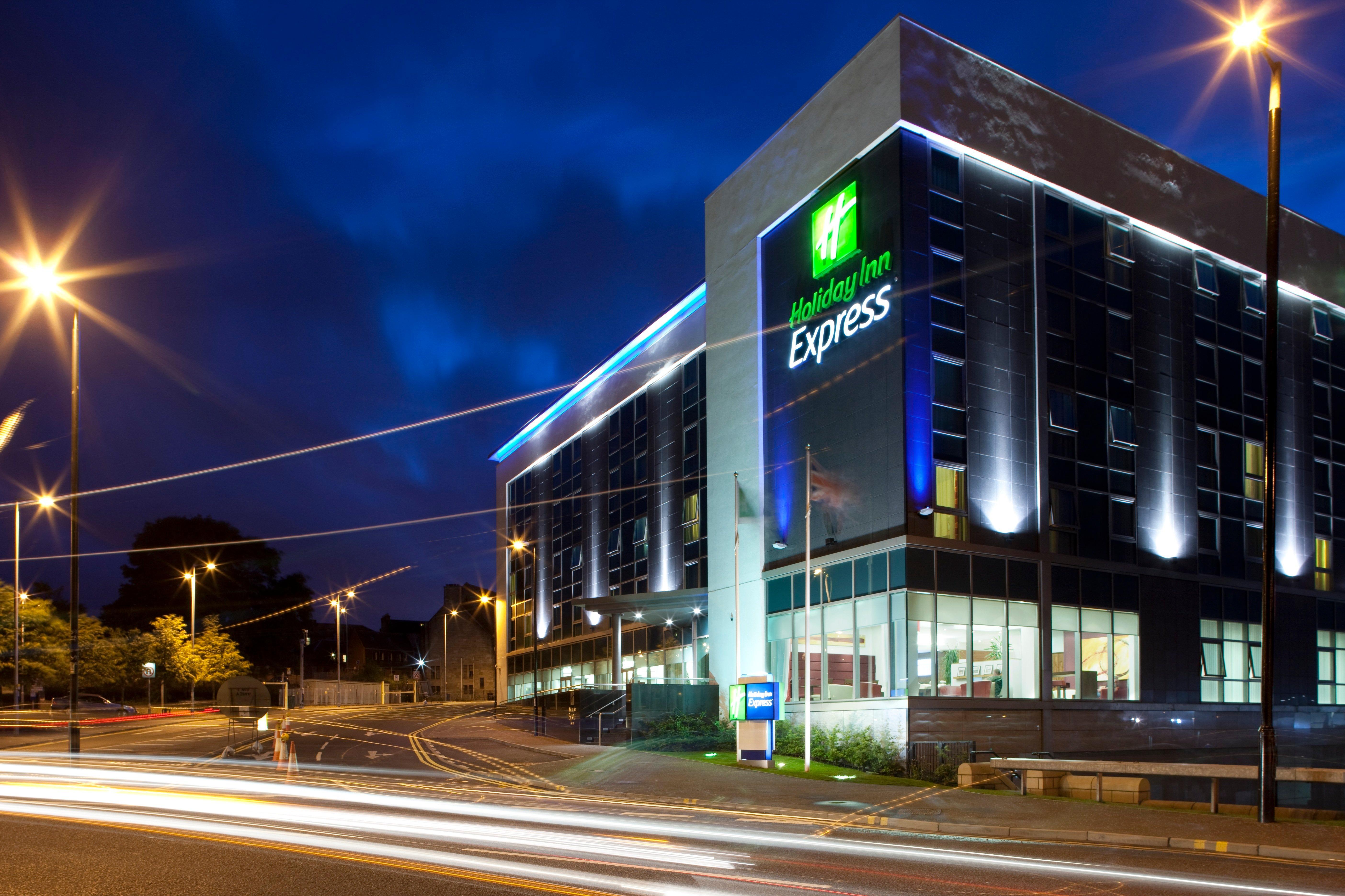 Holiday Inn Express Hamilton By Ihg Exterior photo