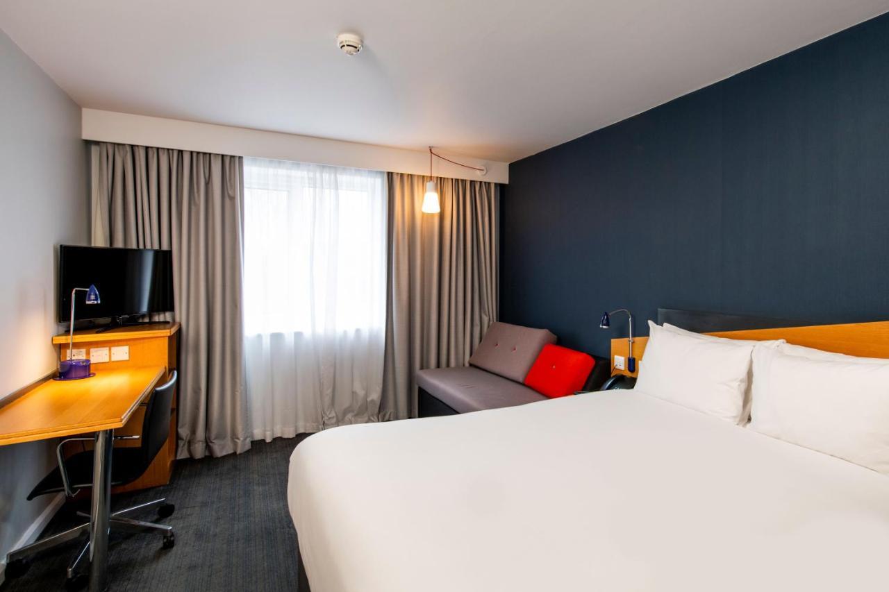 Holiday Inn Express Hamilton By Ihg Exterior photo