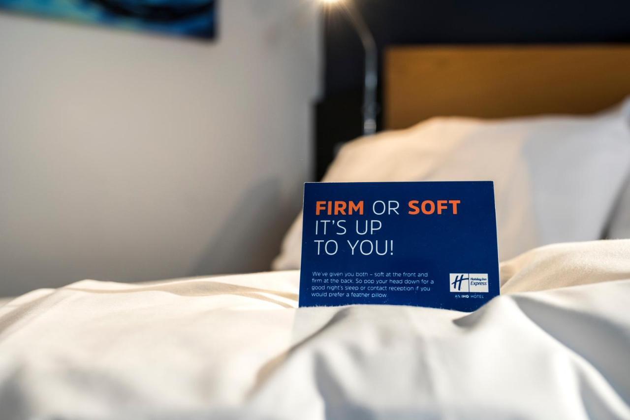 Holiday Inn Express Hamilton By Ihg Room photo