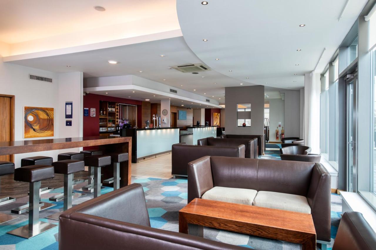 Holiday Inn Express Hamilton By Ihg Exterior photo