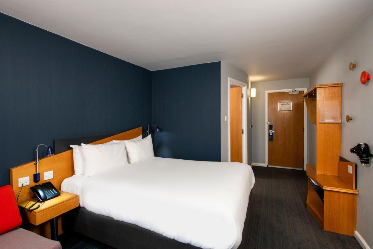 Holiday Inn Express Hamilton By Ihg Exterior photo