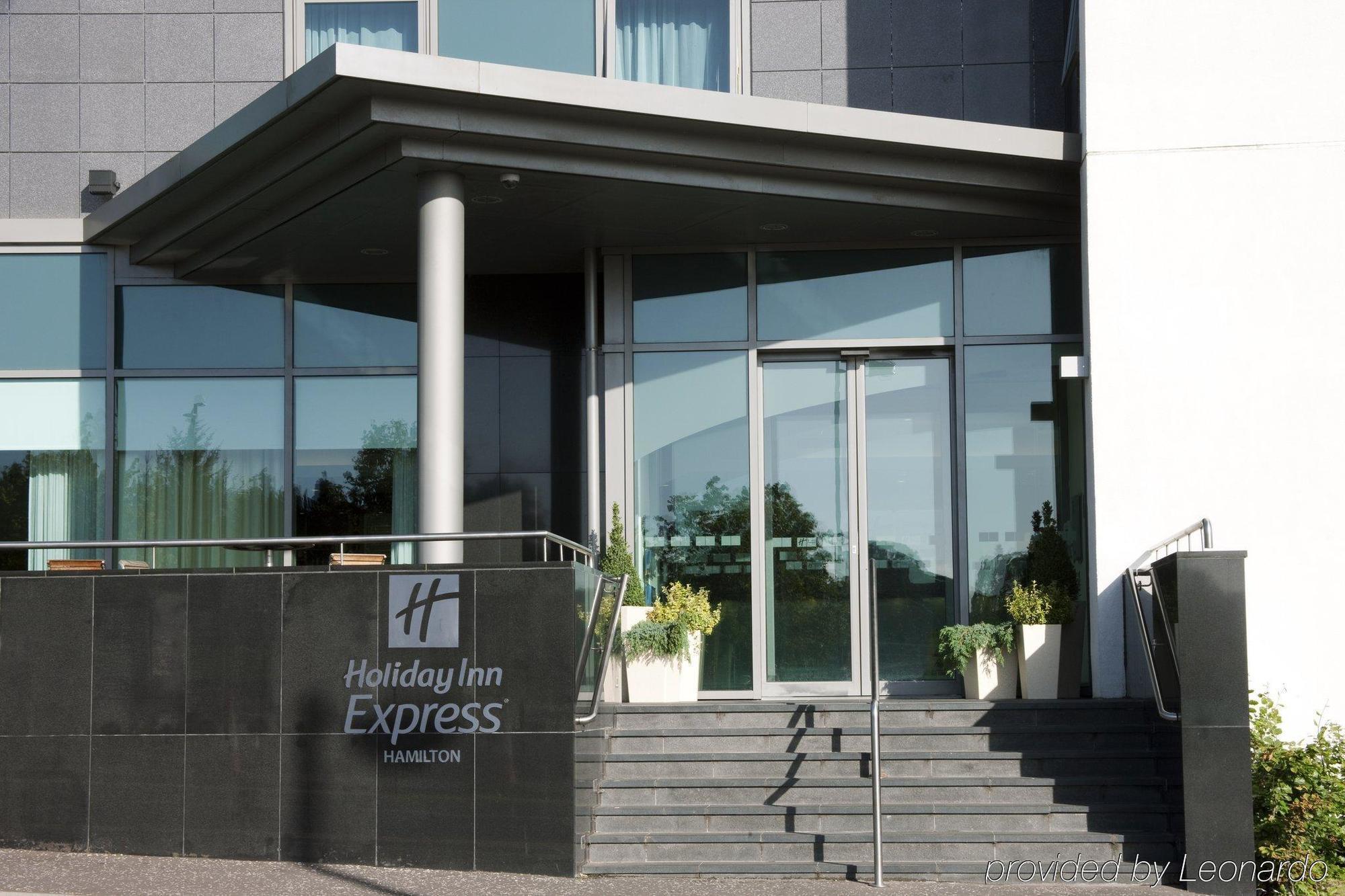 Holiday Inn Express Hamilton, An Ihg Hotel Exterior photo