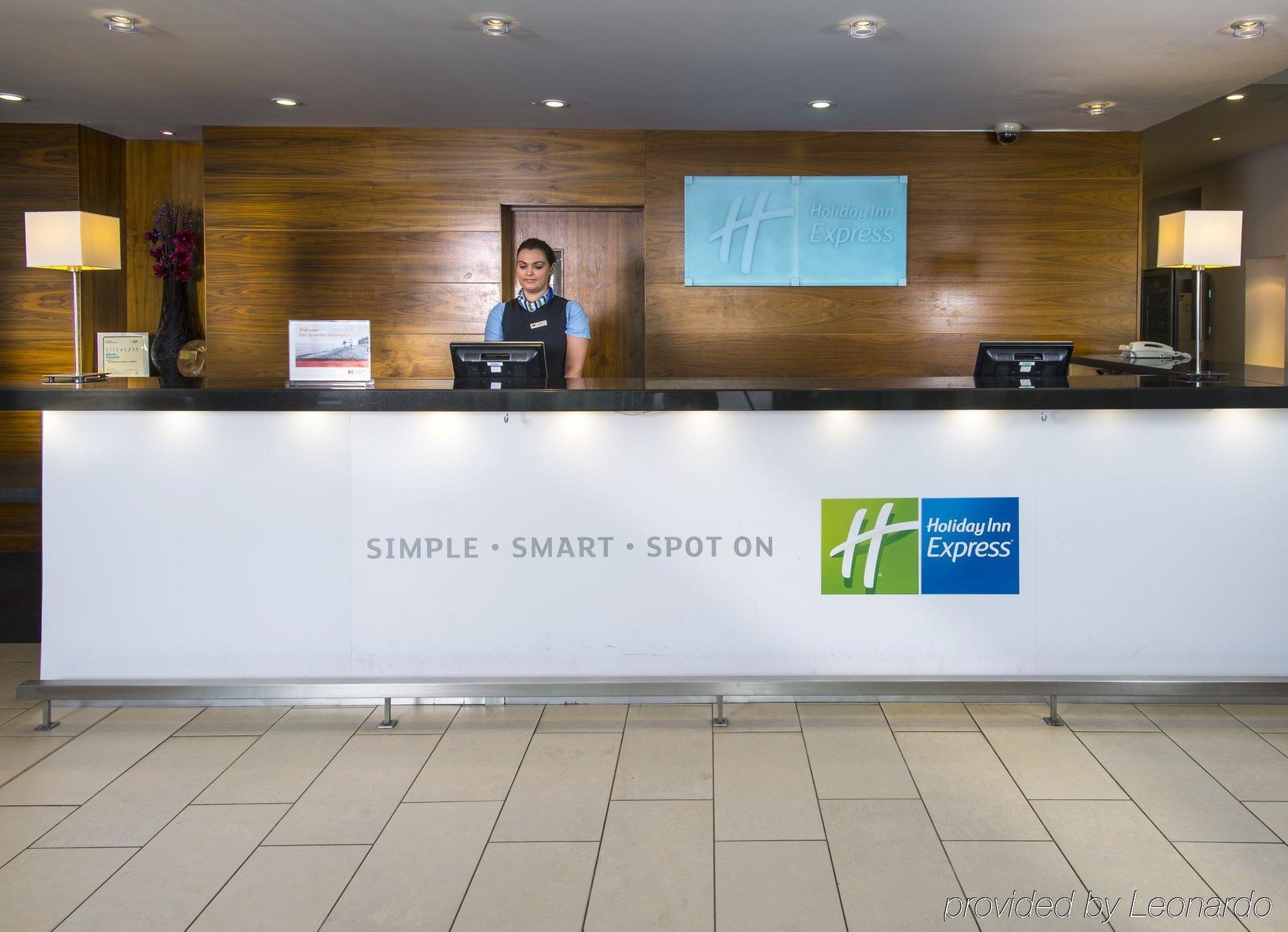 Holiday Inn Express Hamilton By Ihg Exterior photo