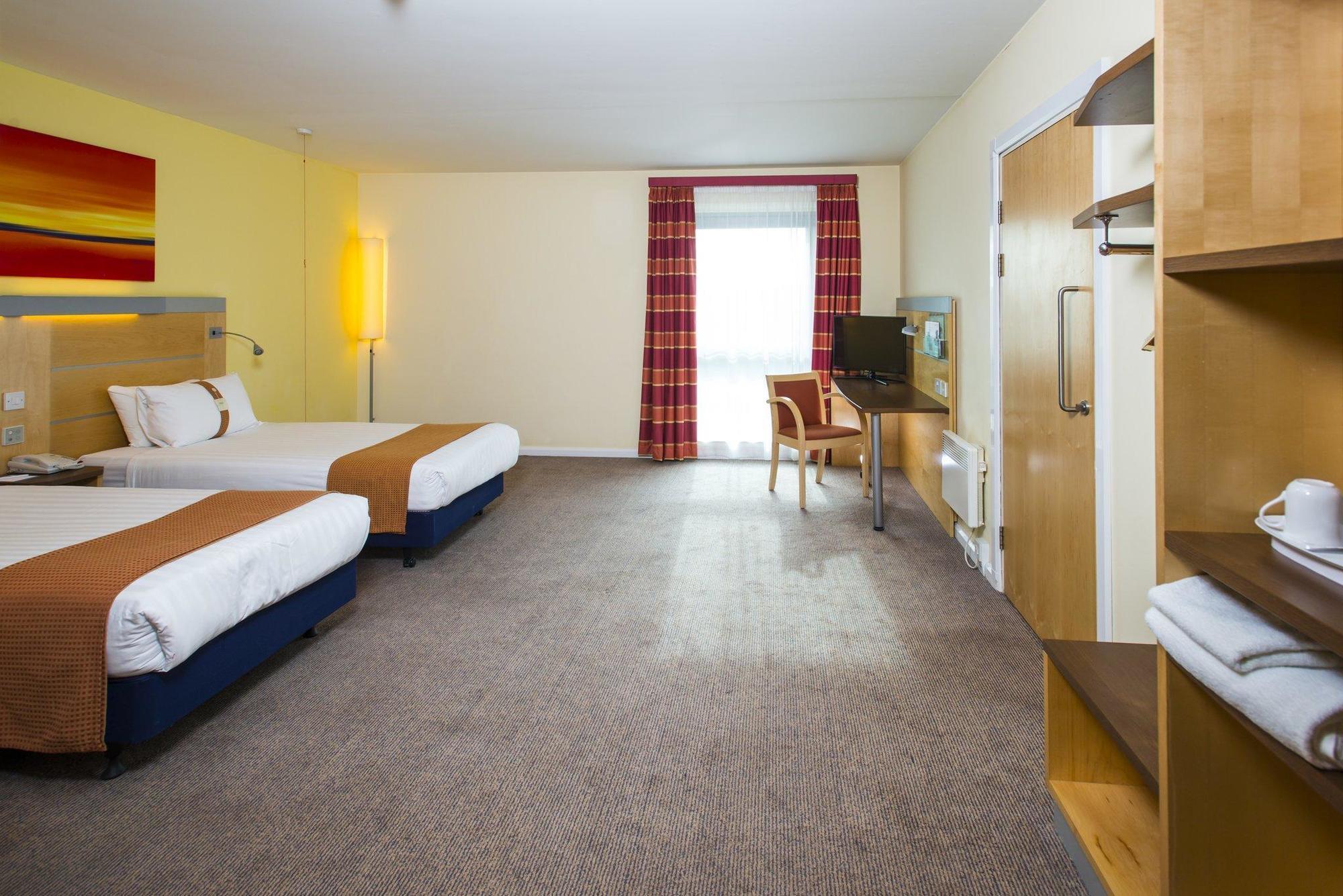 Holiday Inn Express Hamilton By Ihg Exterior photo