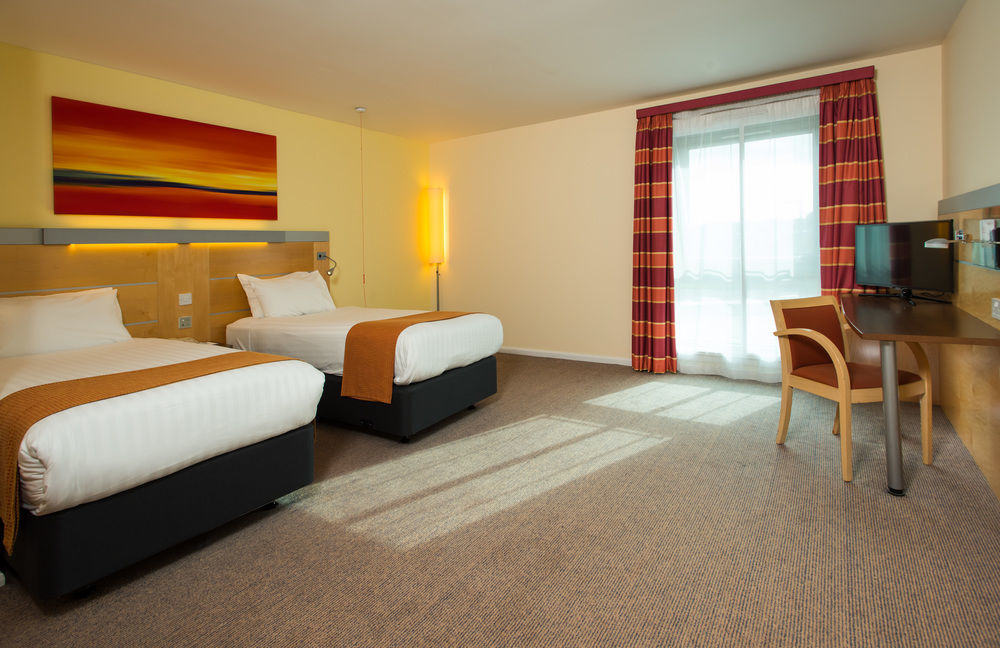 Holiday Inn Express Hamilton By Ihg Exterior photo