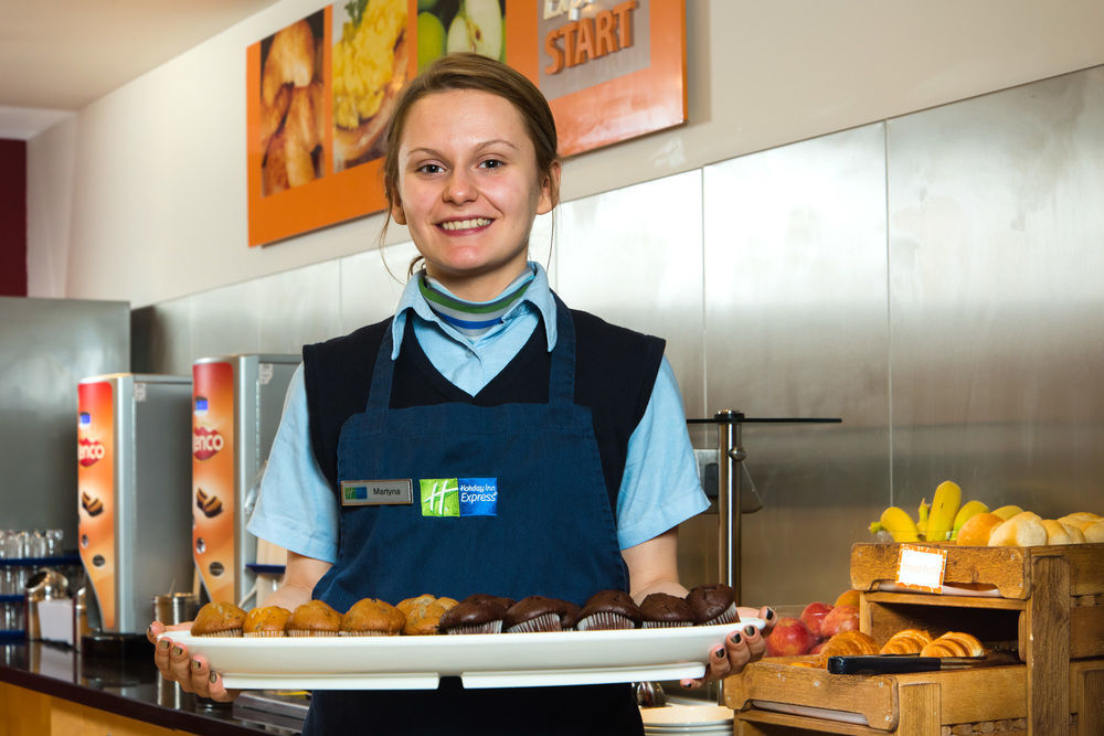 Holiday Inn Express Hamilton By Ihg Exterior photo