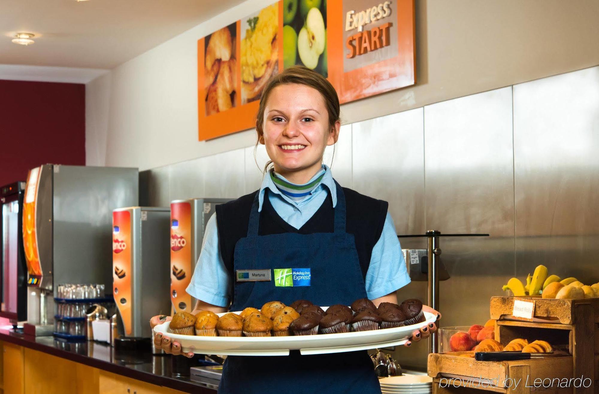Holiday Inn Express Hamilton By Ihg Exterior photo