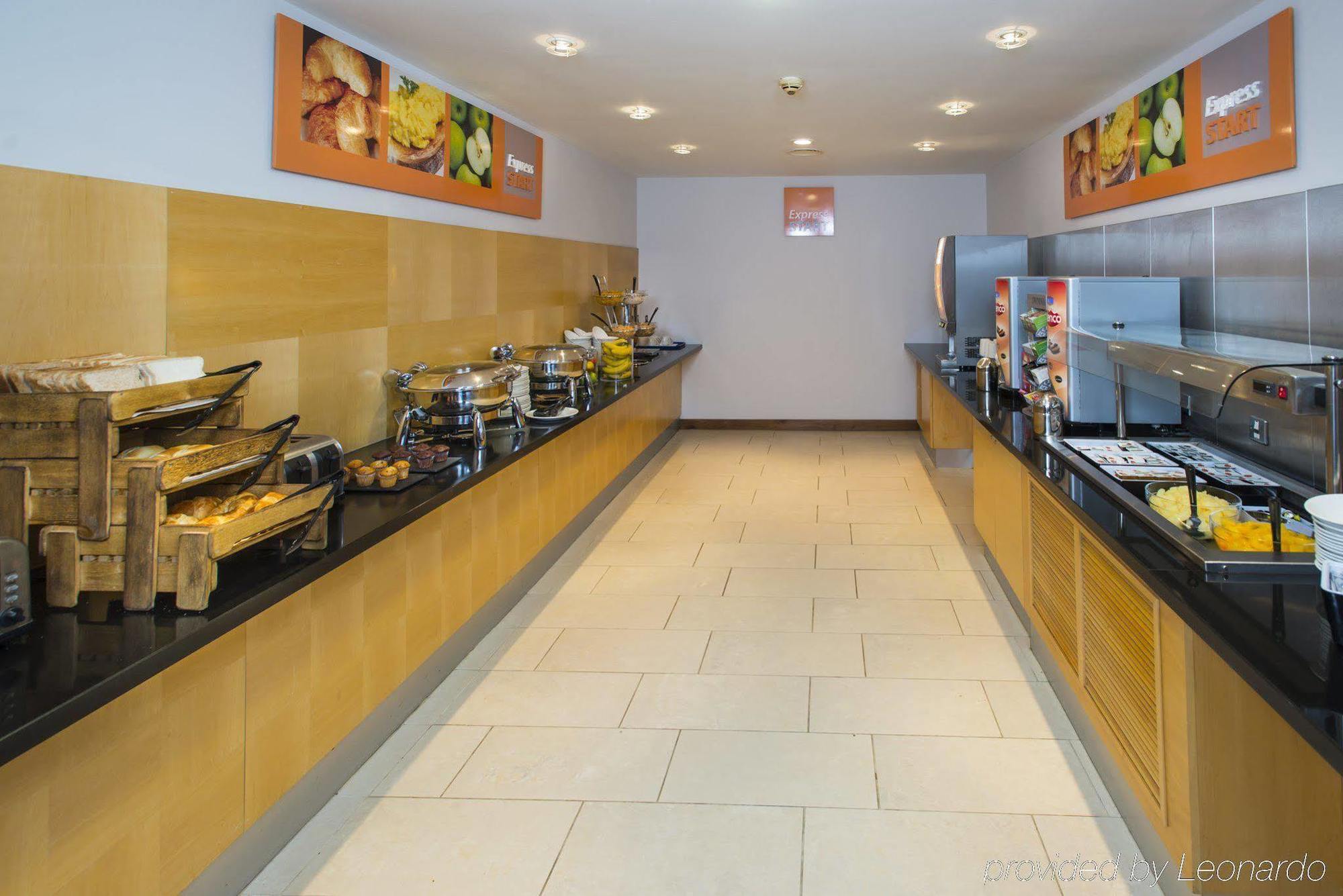 Holiday Inn Express Hamilton By Ihg Exterior photo