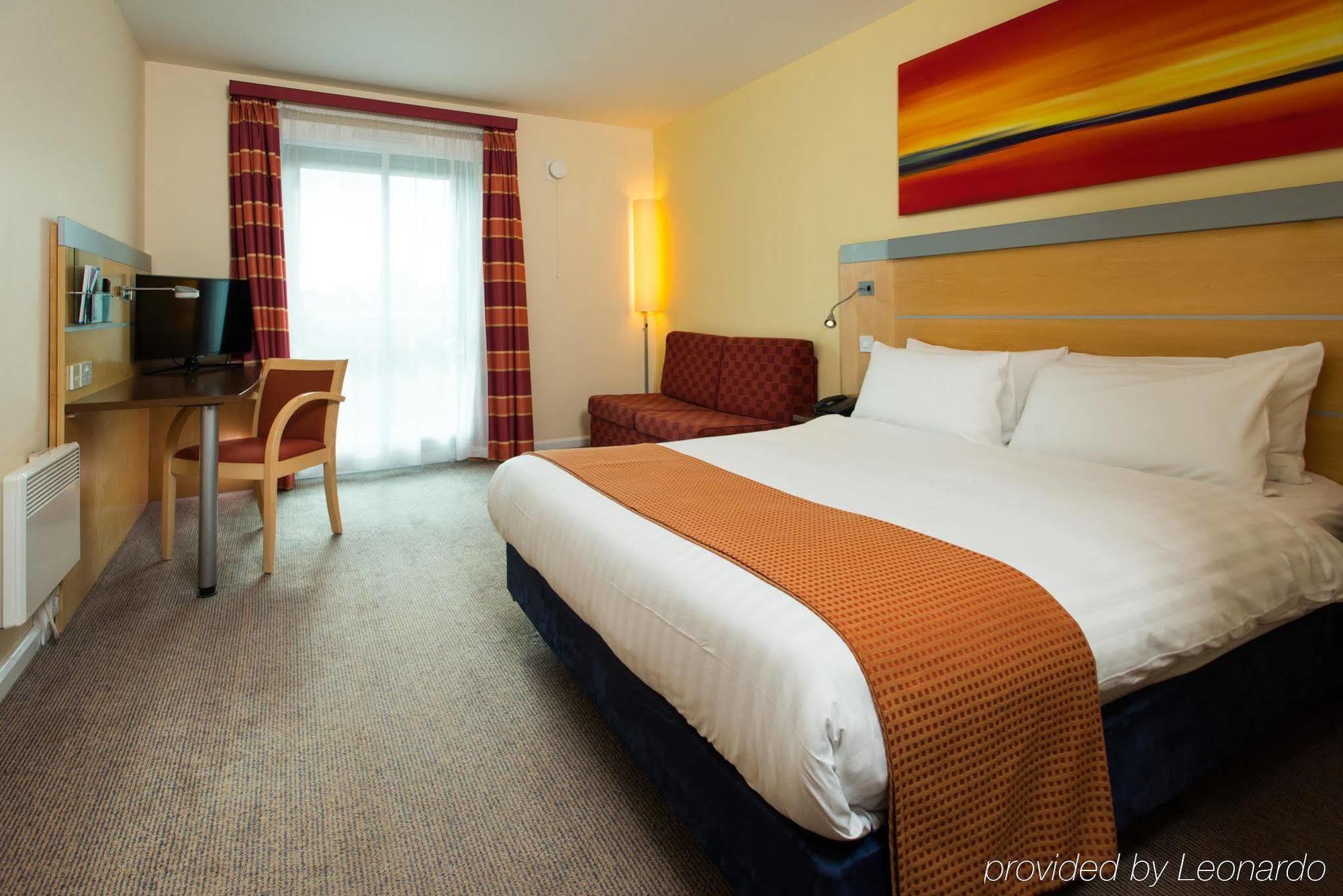 Holiday Inn Express Hamilton By Ihg Exterior photo