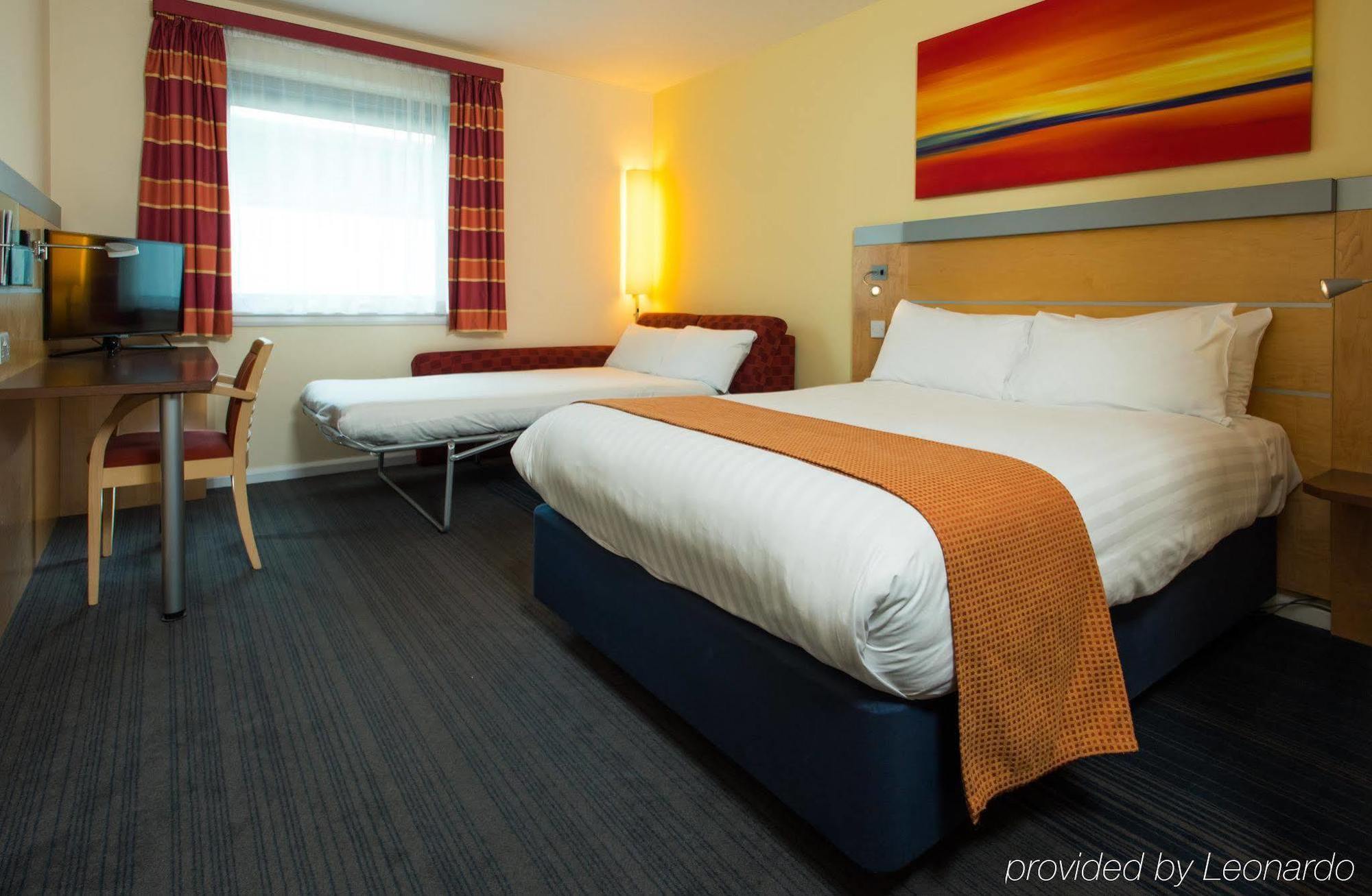 Holiday Inn Express Hamilton By Ihg Exterior photo